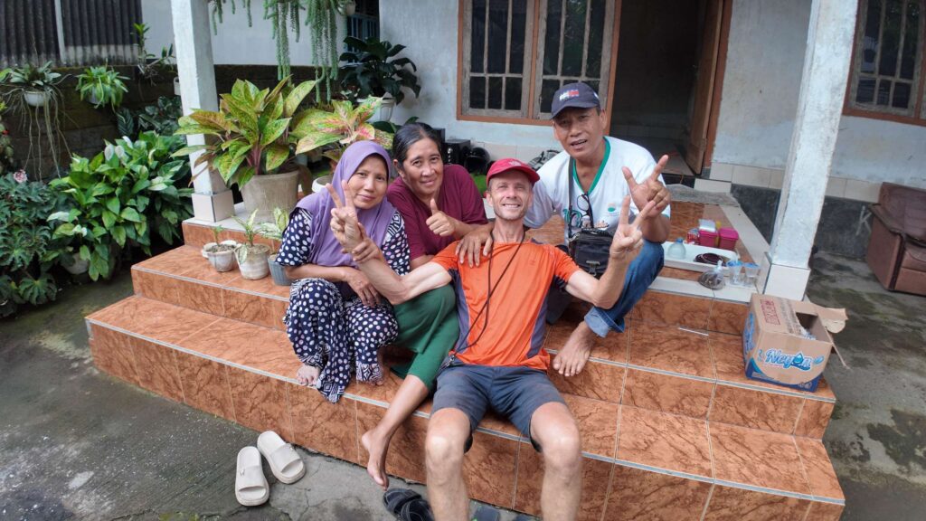 Famille locale dans la région de Tetebatu à Lombok