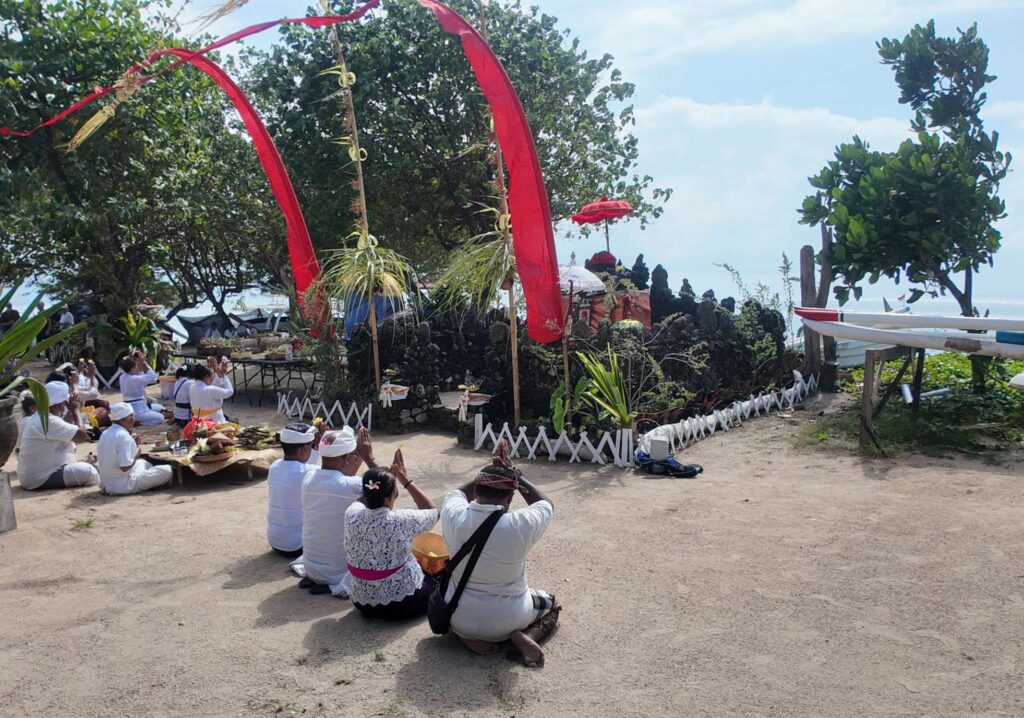 silence bali prière nyepi temple