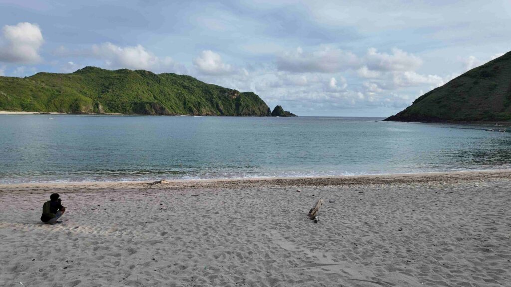 plage lombok sable fin eau claire peu fréquentée
