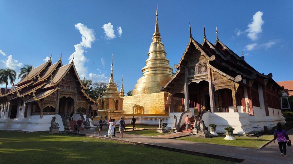 temple chiang mai thaïlande nord vie quotidienne voyage long terme