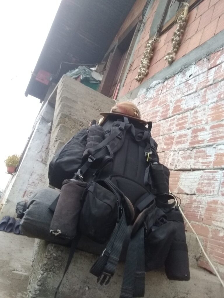 Sac à dos d’Emmanuel marcheur pèlerin pendant son pèlerinage